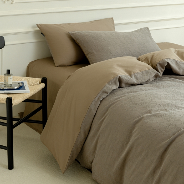 91家纺网 家纺一手货源 找家纺 宜代光年 2025新款厚织全棉大提花系列四件套 西塔-深咖