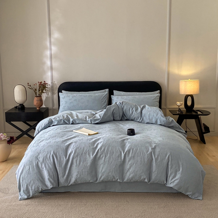 91家纺网 家纺一手货源 找家纺 宜代光年 2025新款厚织全棉大提花系列四件套 蝶梦悠悠-浅蓝