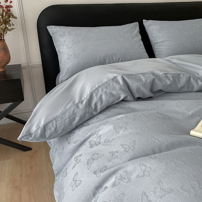 91家纺网 家纺一手货源 找家纺 宜代光年 2025新款厚织全棉大提花系列四件套 蝶梦悠悠-浅蓝