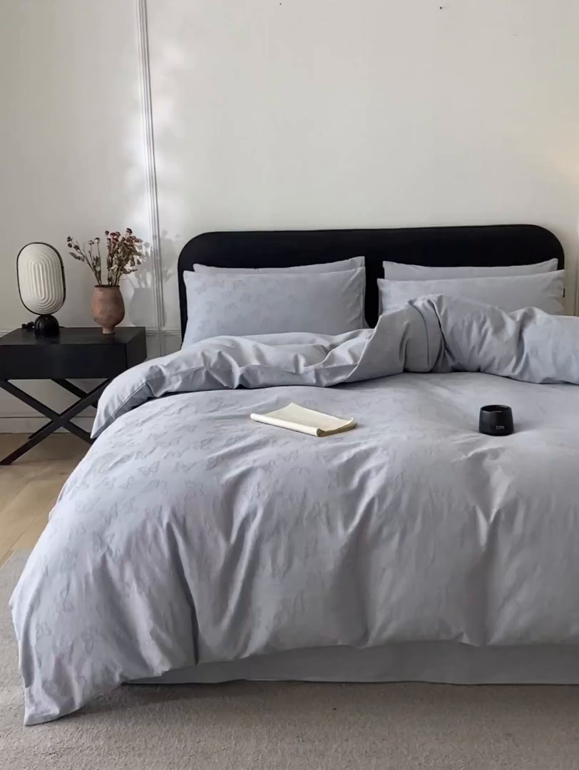 91家纺网 家纺一手货源 找家纺 宜代光年 2025新款厚织全棉大提花系列四件套 蝶梦悠悠-浅蓝