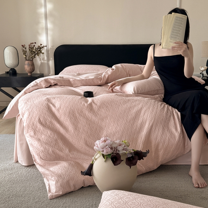 91家纺网 家纺一手货源 找家纺 宜代光年 2025新款厚织全棉大提花系列四件套 复古樱桃-浅粉