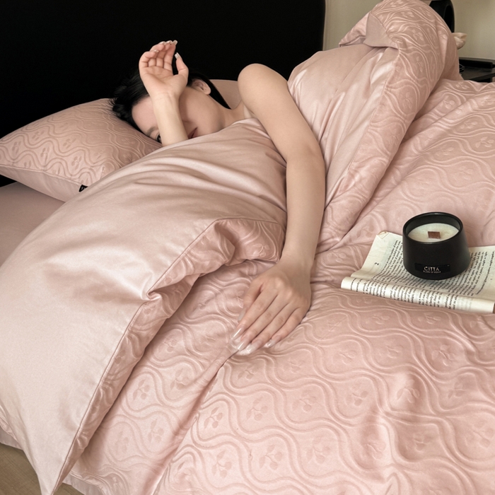 91家纺网 家纺一手货源 找家纺 宜代光年 2025新款厚织全棉大提花系列四件套 复古樱桃-浅粉