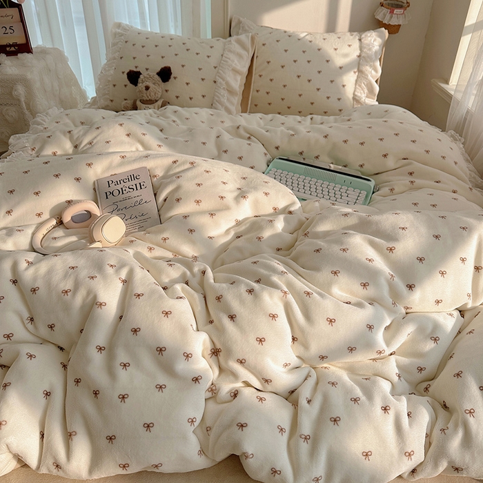 91家纺网 家纺一手货源 找家纺 山茶家纺 2025新款韩系A类牛奶绒花边印花四件套梦境 梦境-蝴蝶结床裙图