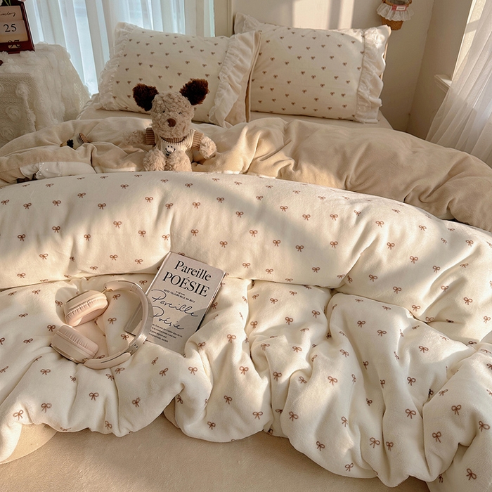 91家纺网 家纺一手货源 找家纺 山茶家纺 2025新款韩系A类牛奶绒花边印花四件套梦境 梦境-蝴蝶结床裙图