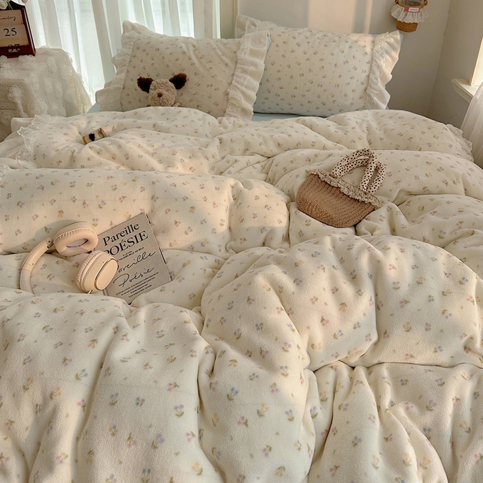 91家纺网 家纺一手货源 找家纺 （总）山茶家纺 2025新款韩系A类牛奶绒花边印花四件套梦境