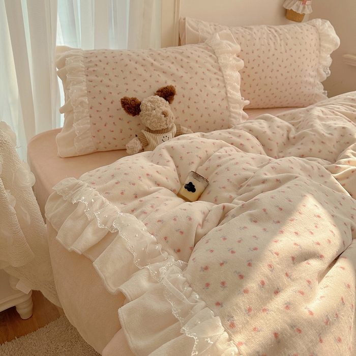 91家纺网 家纺一手货源 找家纺 （总）山茶家纺 2025新款韩系A类牛奶绒花边印花四件套梦境