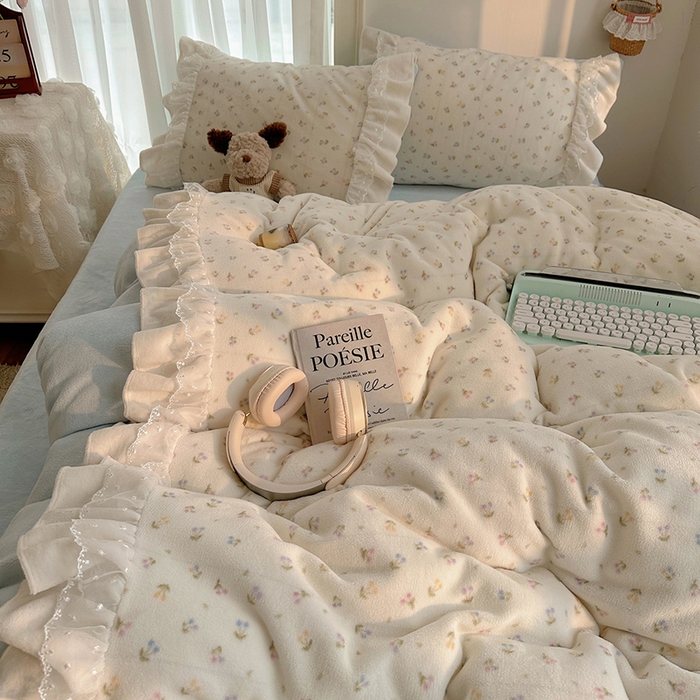 91家纺网 家纺一手货源 找家纺 （总）山茶家纺 2025新款韩系A类牛奶绒花边印花四件套梦境