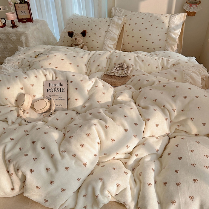 91家纺网 家纺一手货源 找家纺 山茶家纺 2025新款韩系A类牛奶绒花边印花四件套梦境 梦境-蝴蝶结