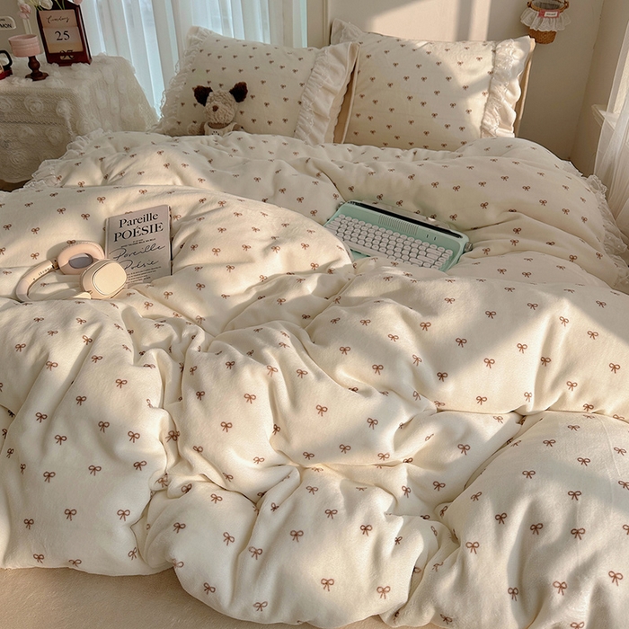 91家纺网 家纺一手货源 找家纺 山茶家纺 2025新款韩系A类牛奶绒花边印花四件套梦境 梦境-蝴蝶结床裙图