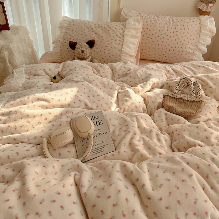 91家纺网 家纺一手货源 找家纺 山茶家纺 2025新款韩系A类牛奶绒花边印花四件套梦境 梦境-小玫瑰