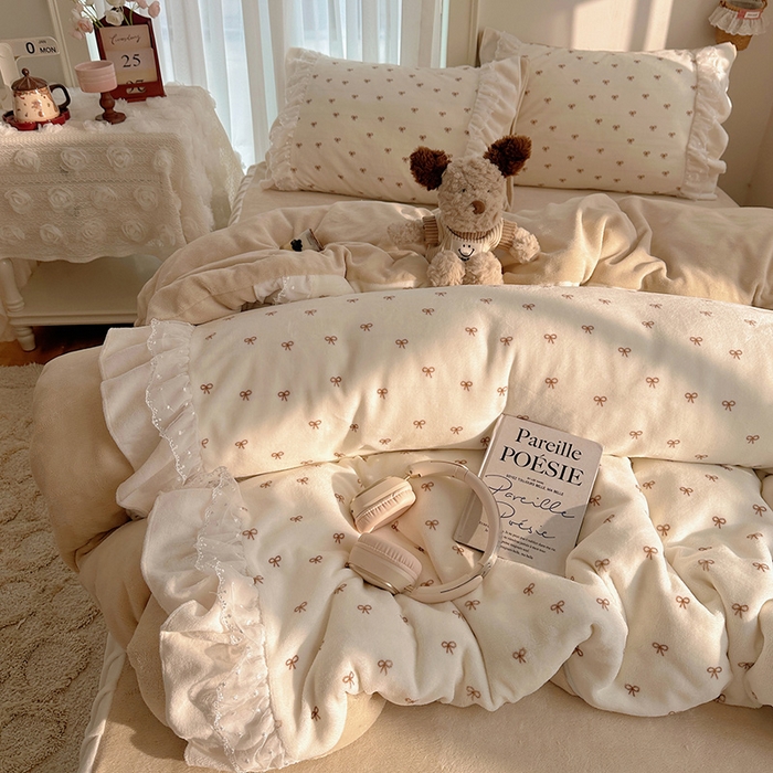 91家纺网 家纺一手货源 找家纺 山茶家纺 2025新款韩系A类牛奶绒花边印花四件套梦境 梦境-蝴蝶结床裙图