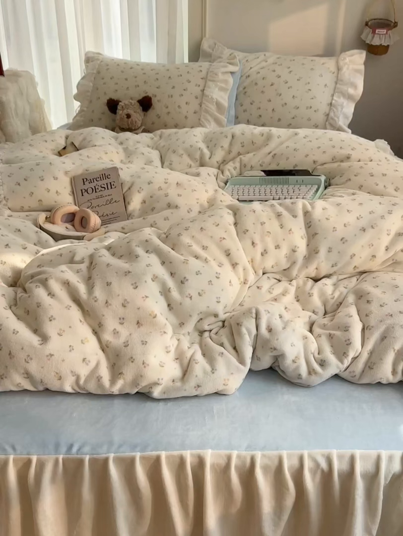 91家纺网 家纺一手货源 找家纺 （总）山茶家纺 2025新款韩系A类牛奶绒花边印花四件套梦境