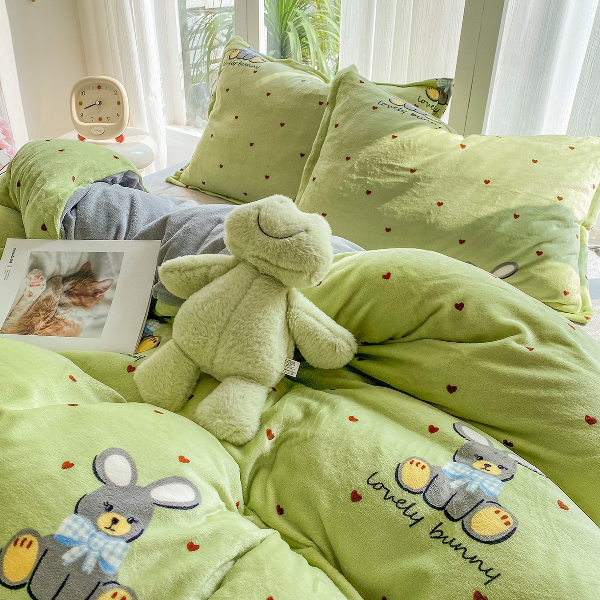 91家纺网 家纺一手货源 找家纺 梵克保罗 2025新款A类高克重牛奶绒印花四件套（包含买家秀） 安妮兔草绿