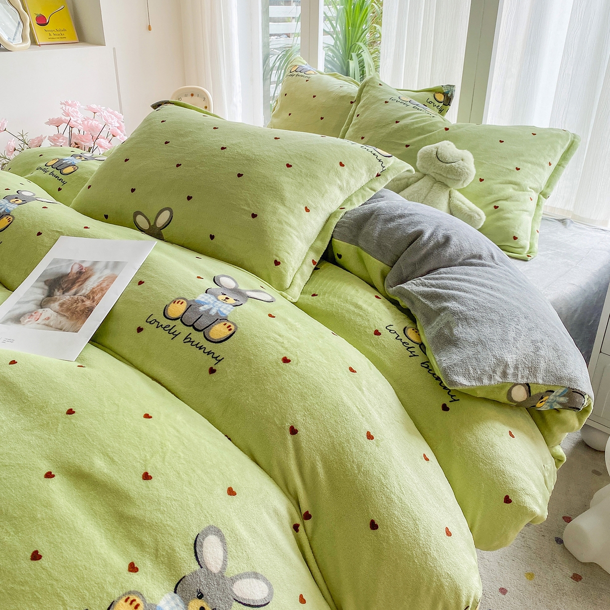 91家纺网 家纺一手货源 找家纺 梵克保罗 2025新款A类高克重牛奶绒印花四件套（包含买家秀） 安妮兔草绿