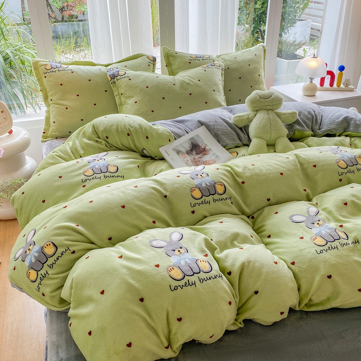 91家纺网 家纺一手货源 找家纺 梵克保罗 2025新款A类高克重牛奶绒印花四件套（包含买家秀） 安妮兔草绿