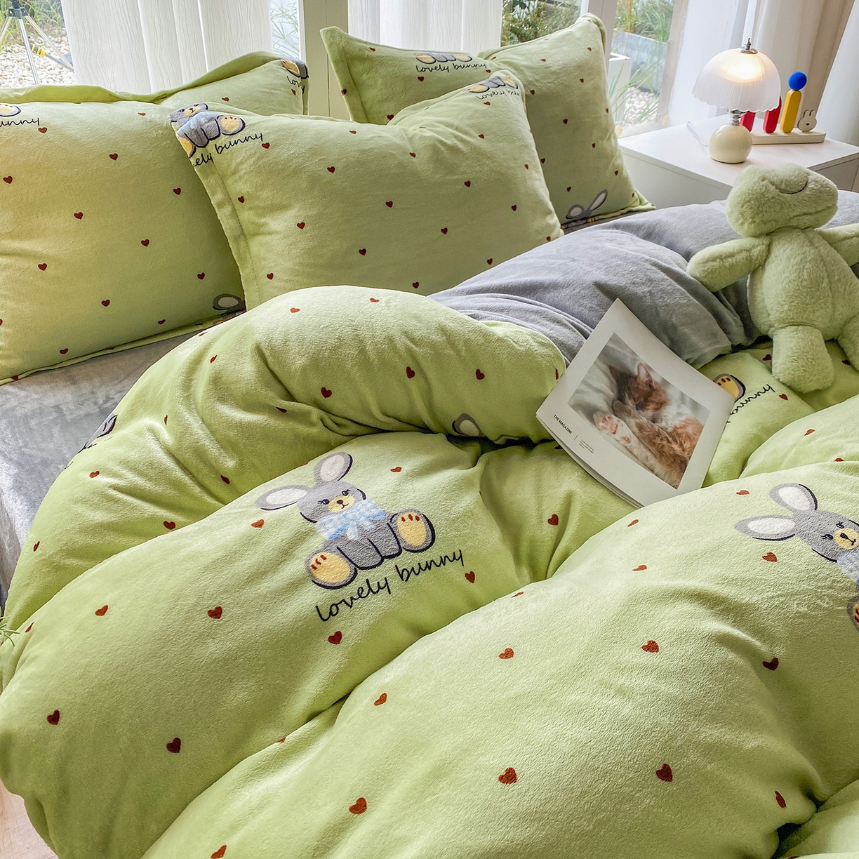 91家纺网 家纺一手货源 找家纺 梵克保罗 2025新款A类高克重牛奶绒印花四件套（包含买家秀） 安妮兔草绿