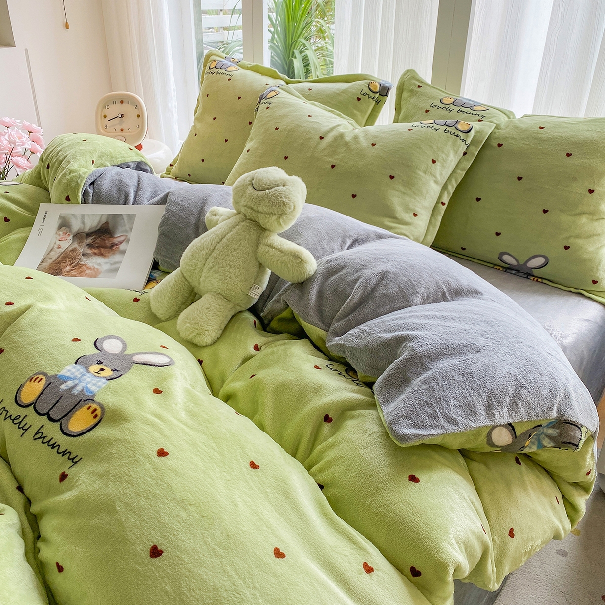 91家纺网 家纺一手货源 找家纺 梵克保罗 2025新款A类高克重牛奶绒印花四件套（包含买家秀） 安妮兔草绿