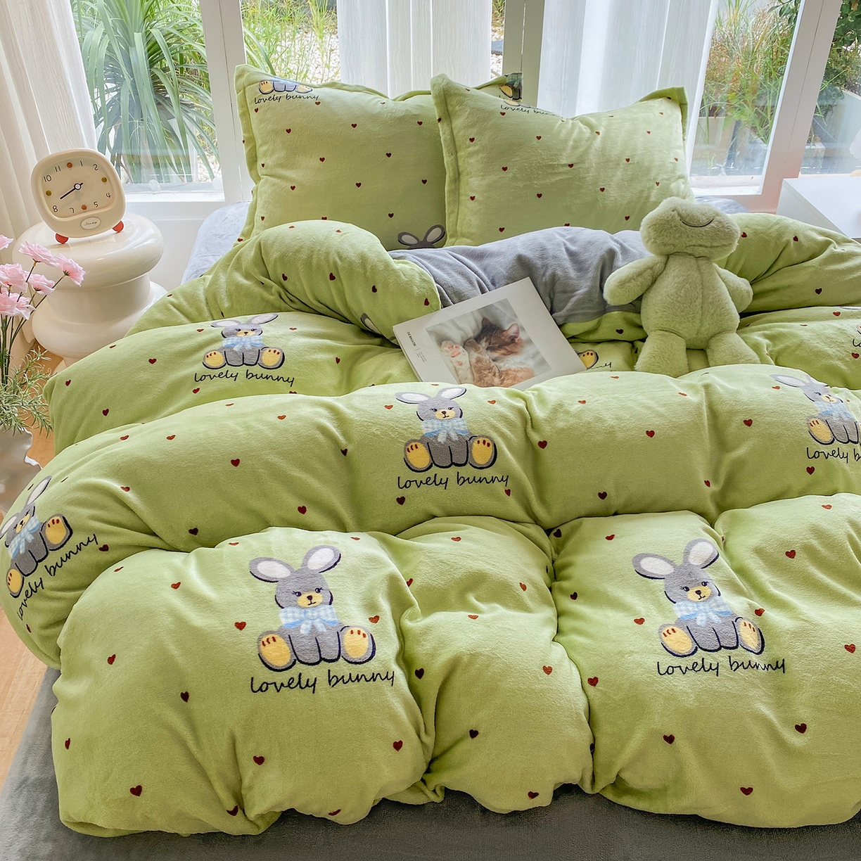 91家纺网 家纺一手货源 找家纺 梵克保罗 2025新款A类高克重牛奶绒印花四件套（包含买家秀） 安妮兔草绿