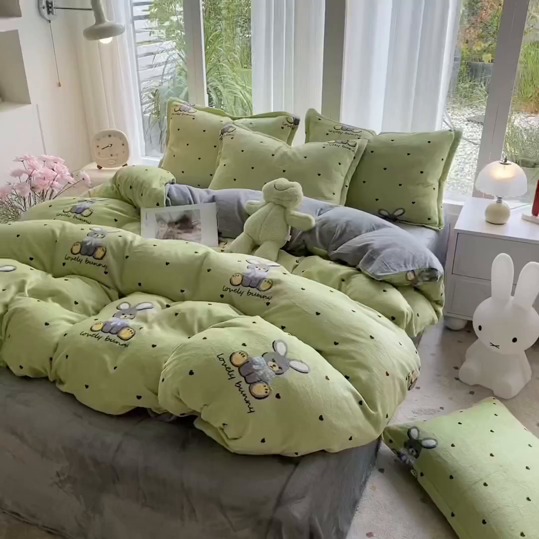 91家纺网 家纺一手货源 找家纺 梵克保罗 2025新款A类高克重牛奶绒印花四件套（包含买家秀） 安妮兔草绿