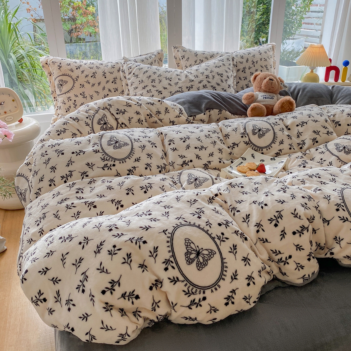 91家纺网 家纺一手货源 找家纺 梵克保罗 2025新款A类高克重牛奶绒印花四件套（包含买家秀） 复古蝶园