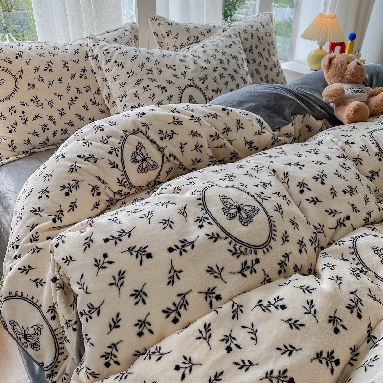 91家纺网 家纺一手货源 找家纺 梵克保罗 2025新款A类高克重牛奶绒印花四件套（包含买家秀） 复古蝶园