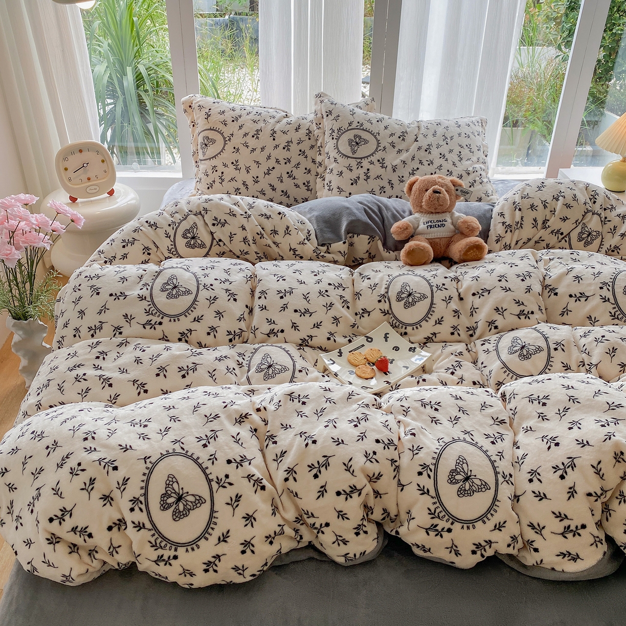 91家纺网 家纺一手货源 找家纺 梵克保罗 2025新款A类高克重牛奶绒印花四件套（包含买家秀） 复古蝶园