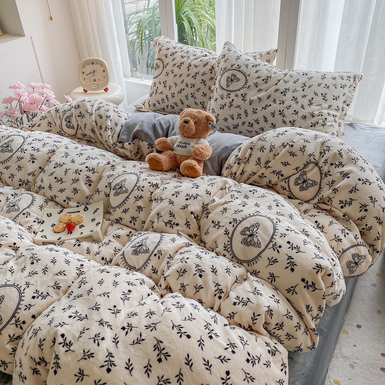 91家纺网 家纺一手货源 找家纺 梵克保罗 2025新款A类高克重牛奶绒印花四件套（包含买家秀） 复古蝶园