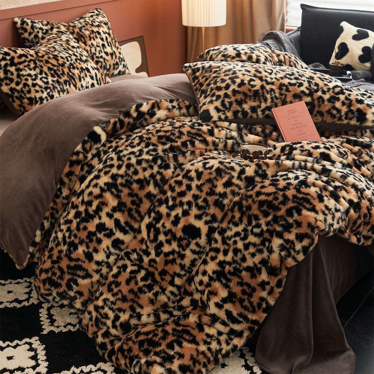 91家纺网 家纺一手货源 找家纺 金鹰 2025新款暖肤兔毛绒四件套牛奶绒四件套 豹纹