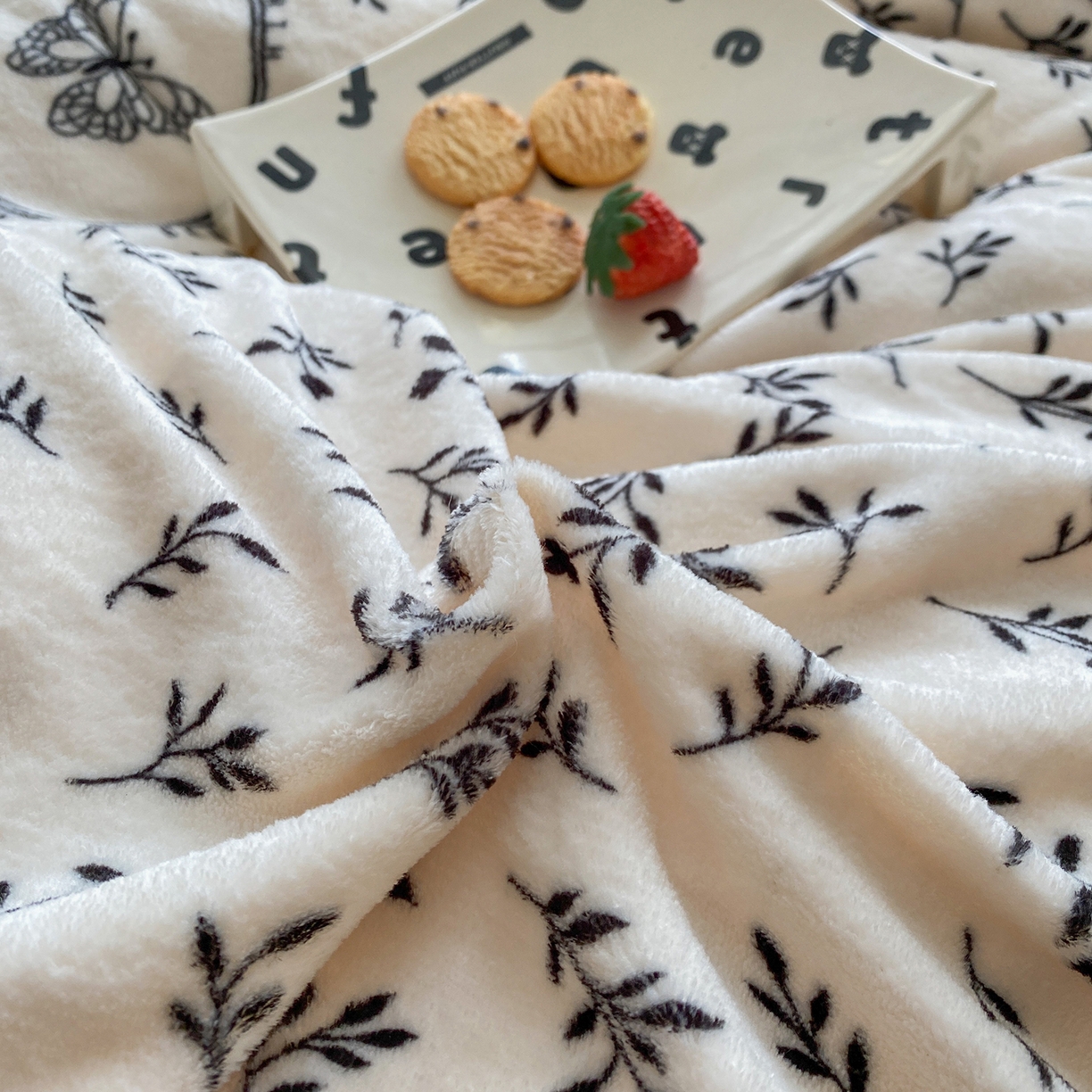 91家纺网 家纺一手货源 找家纺 梵克保罗 2025新款A类高克重牛奶绒印花四件套（包含买家秀） 复古蝶园