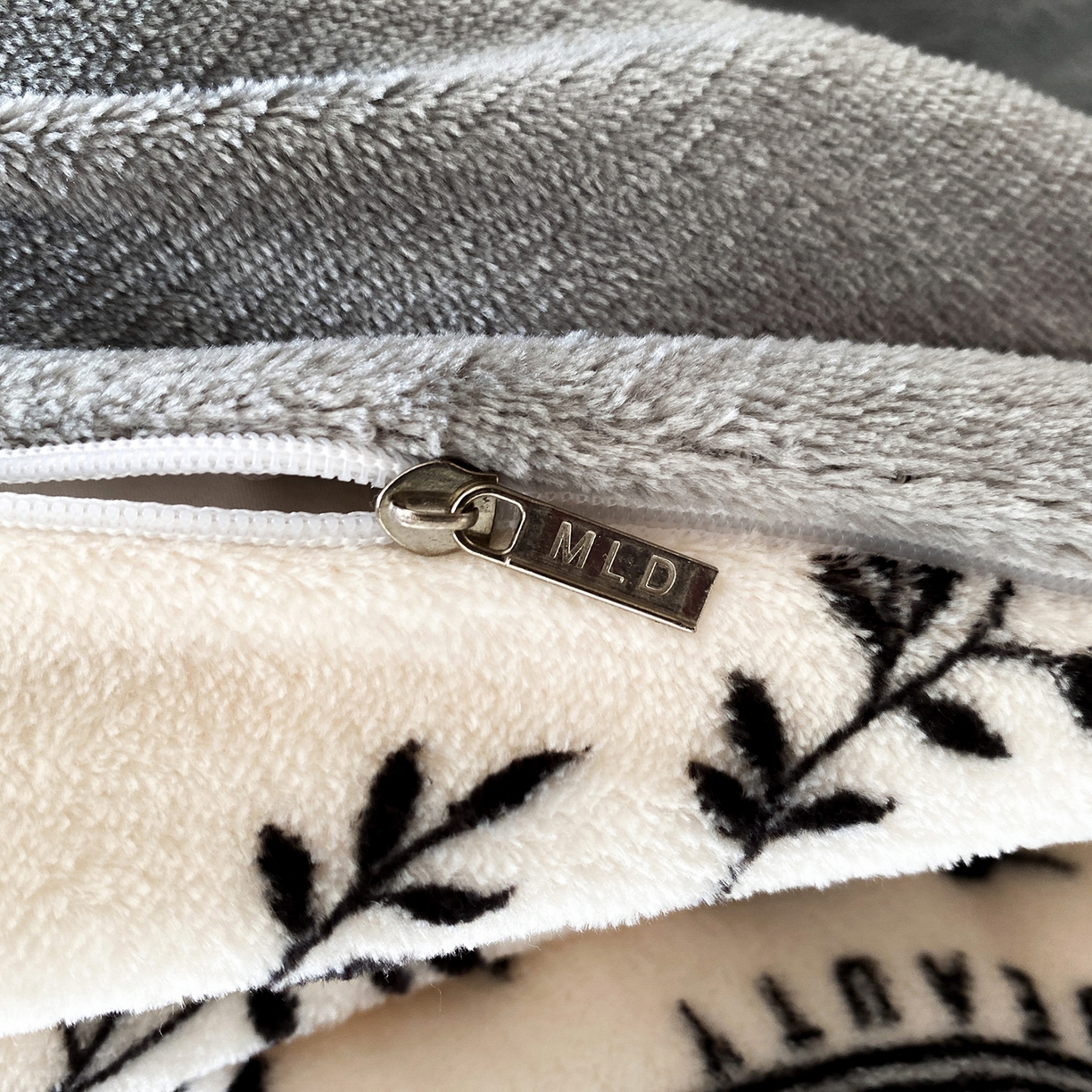 91家纺网 家纺一手货源 找家纺 梵克保罗 2025新款A类高克重牛奶绒印花四件套（包含买家秀） 复古蝶园