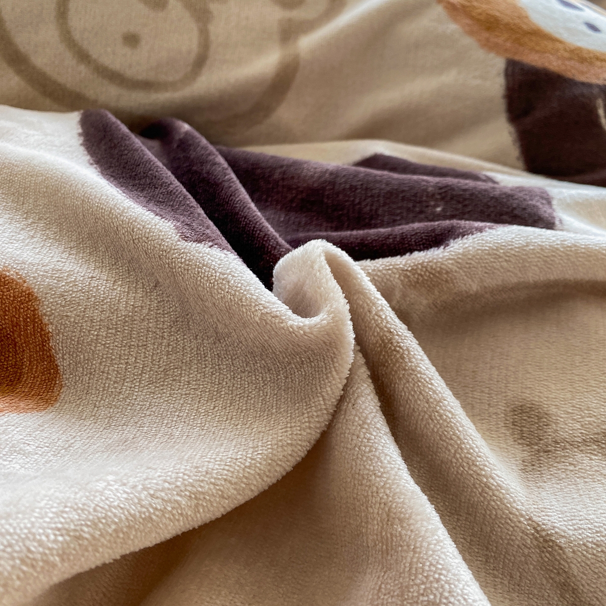 91家纺网 家纺一手货源 找家纺 梵克保罗 2025新款A类高克重牛奶绒印花四件套（包含买家秀） 酷乐熊灰