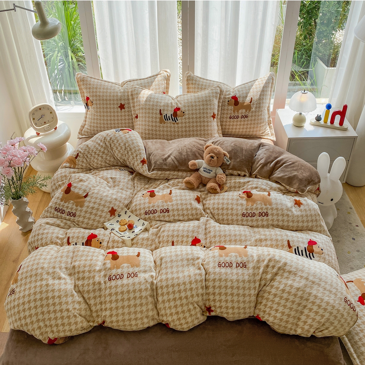 91家纺网 家纺一手货源 找家纺 梵克保罗 2025新款A类高克重牛奶绒印花四件套（包含买家秀） 腊肠犬