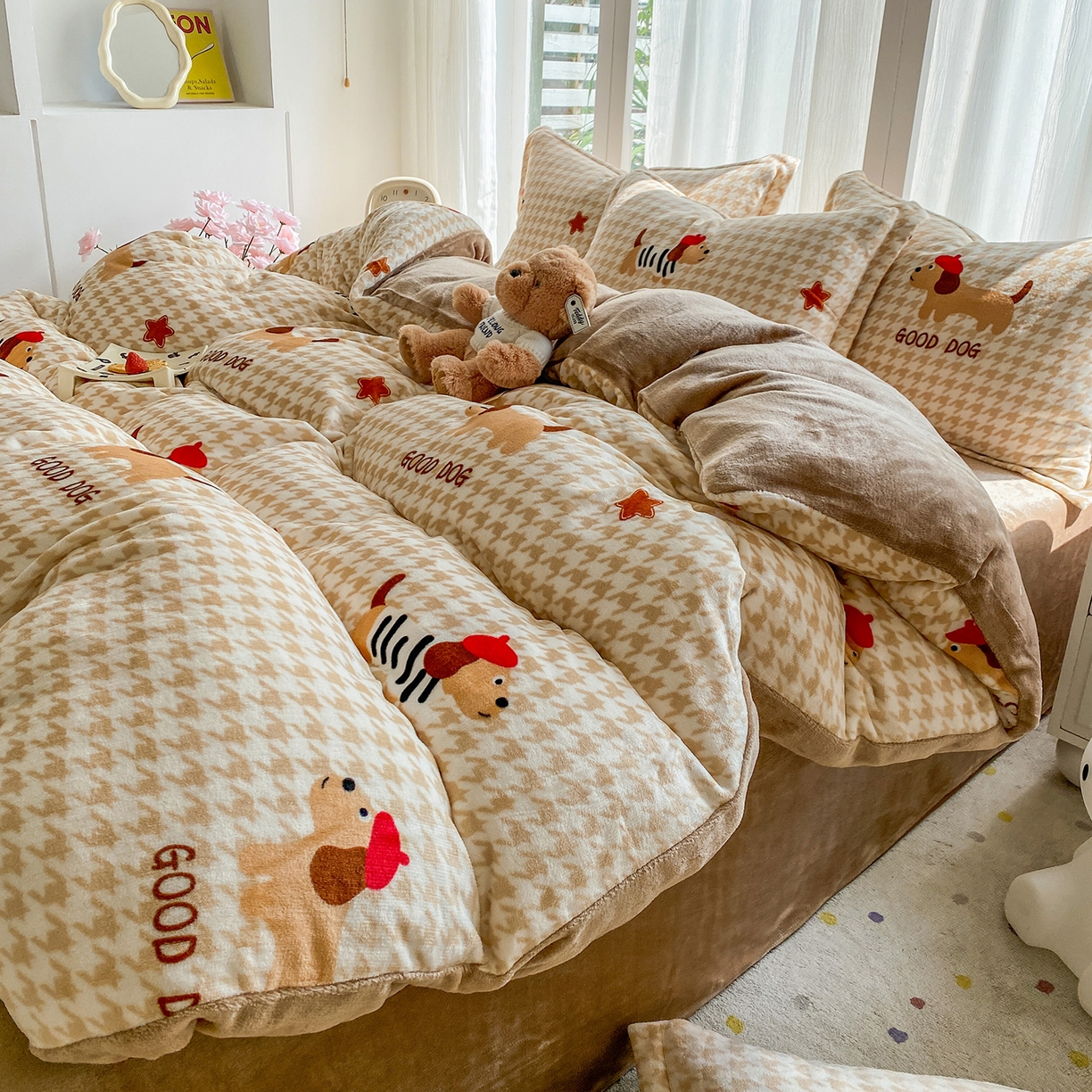 91家纺网 家纺一手货源 找家纺 梵克保罗 2025新款A类高克重牛奶绒印花四件套（包含买家秀） 腊肠犬