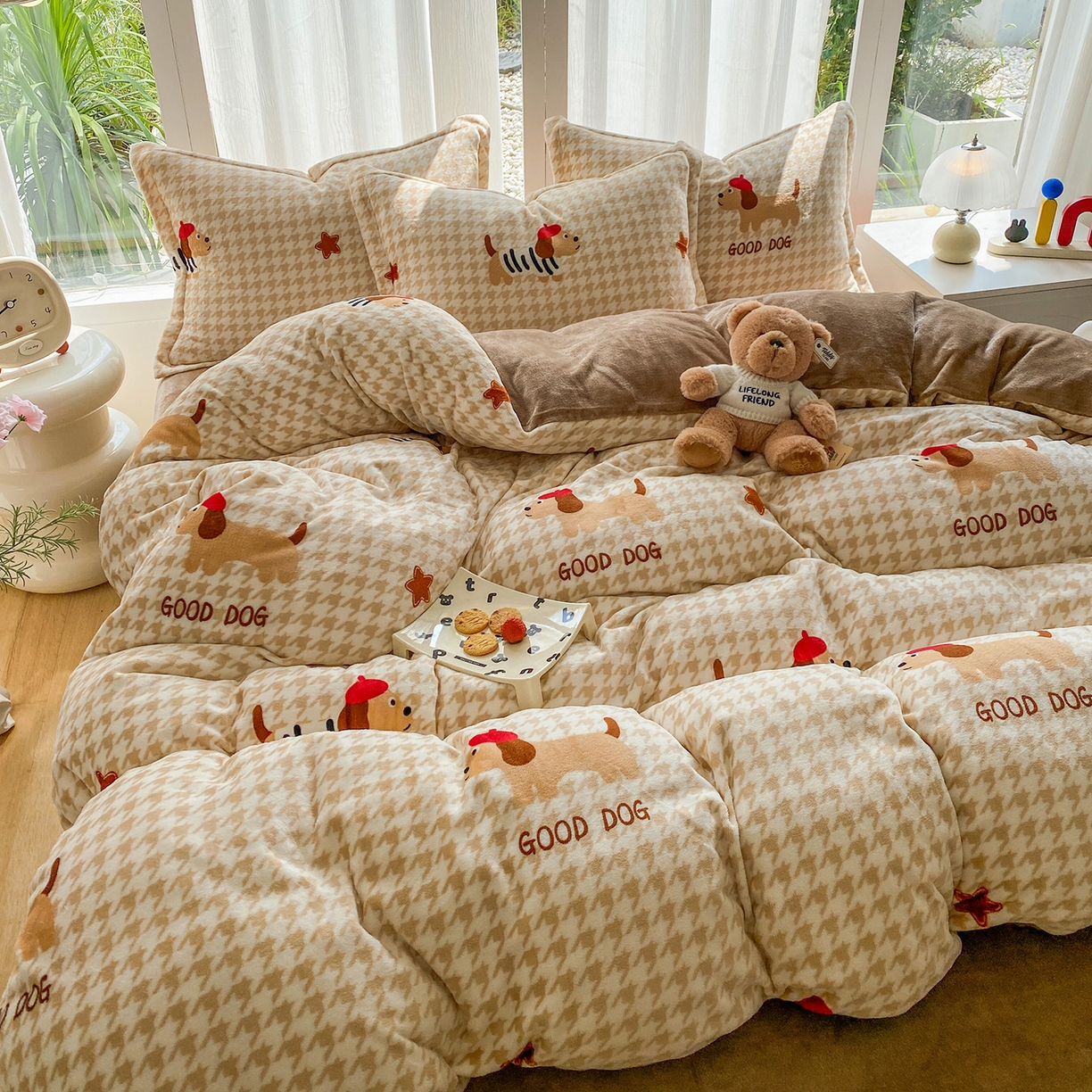 91家纺网 家纺一手货源 找家纺 梵克保罗 2025新款A类高克重牛奶绒印花四件套（包含买家秀） 腊肠犬