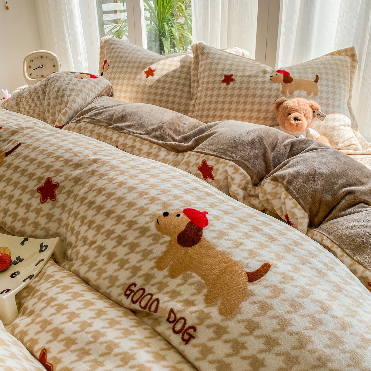 91家纺网 家纺一手货源 找家纺 梵克保罗 2025新款A类高克重牛奶绒印花四件套（包含买家秀） 腊肠犬