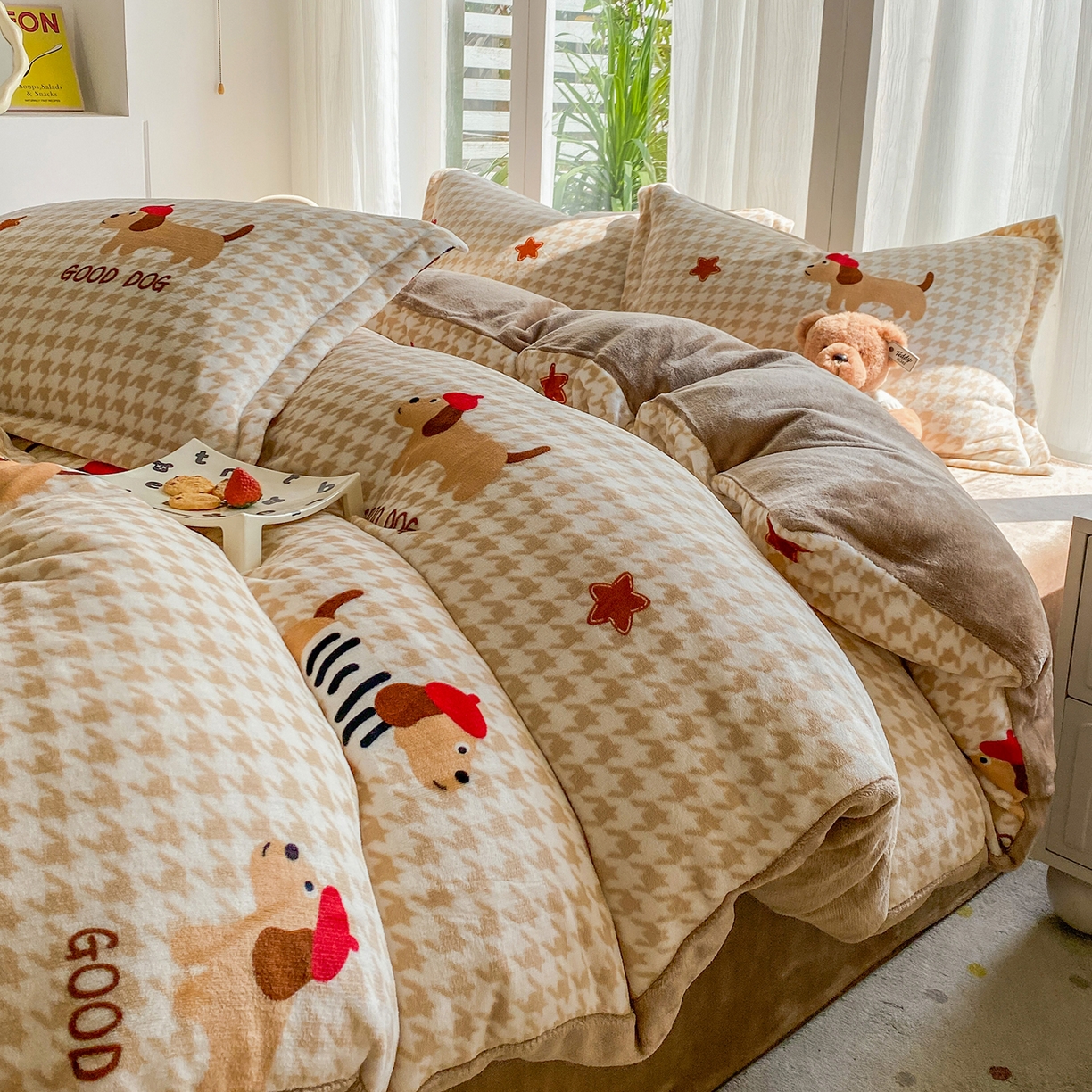 91家纺网 家纺一手货源 找家纺 梵克保罗 2025新款A类高克重牛奶绒印花四件套（包含买家秀） 腊肠犬