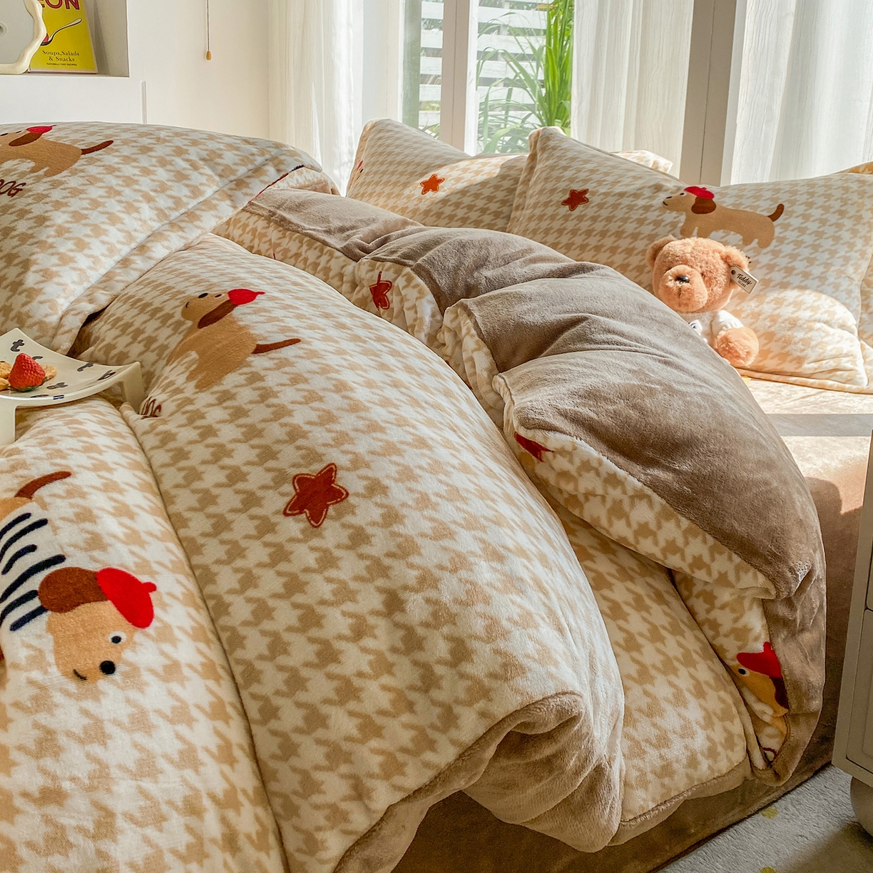 91家纺网 家纺一手货源 找家纺 梵克保罗 2025新款A类高克重牛奶绒印花四件套（包含买家秀） 腊肠犬