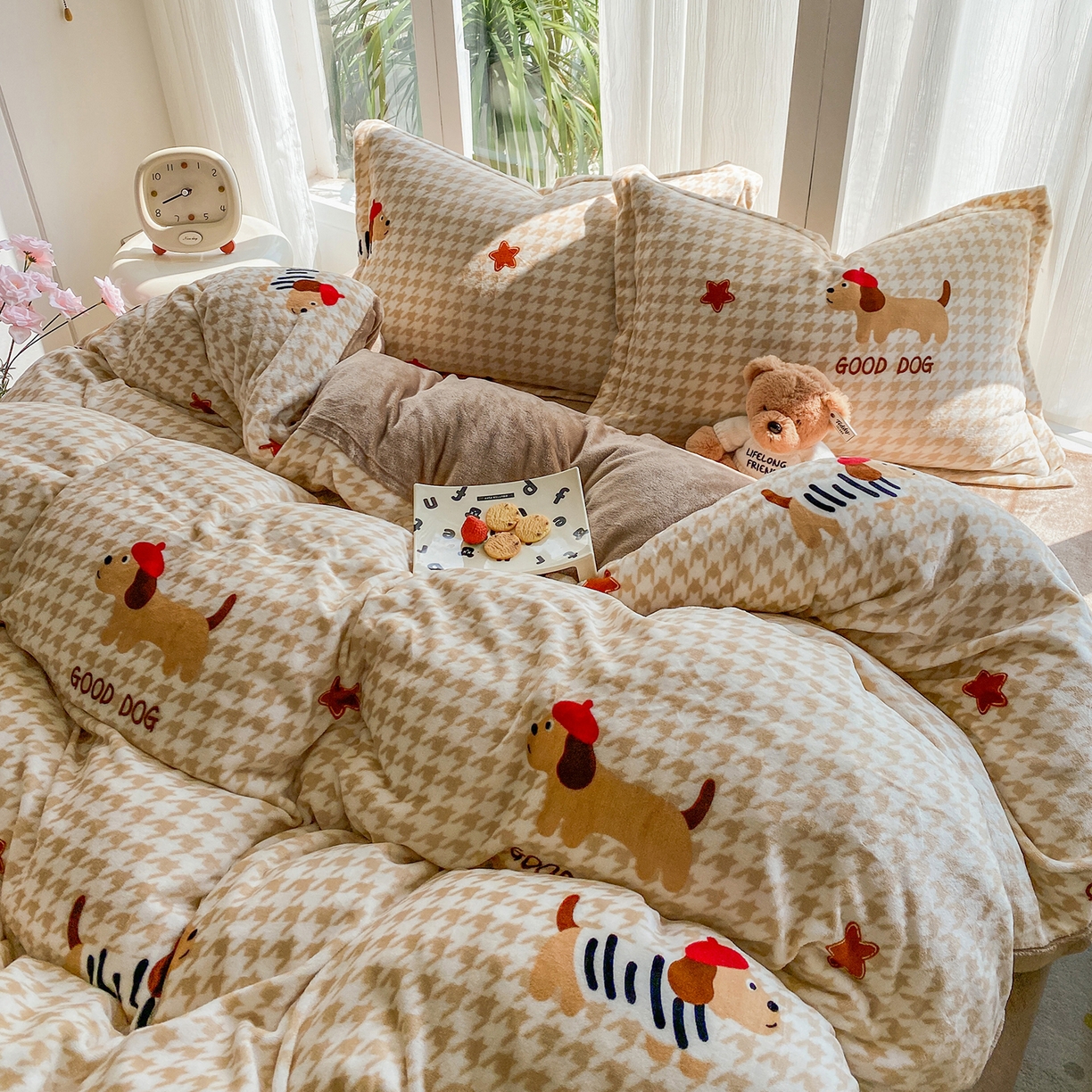 91家纺网 家纺一手货源 找家纺 梵克保罗 2025新款A类高克重牛奶绒印花四件套（包含买家秀） 腊肠犬