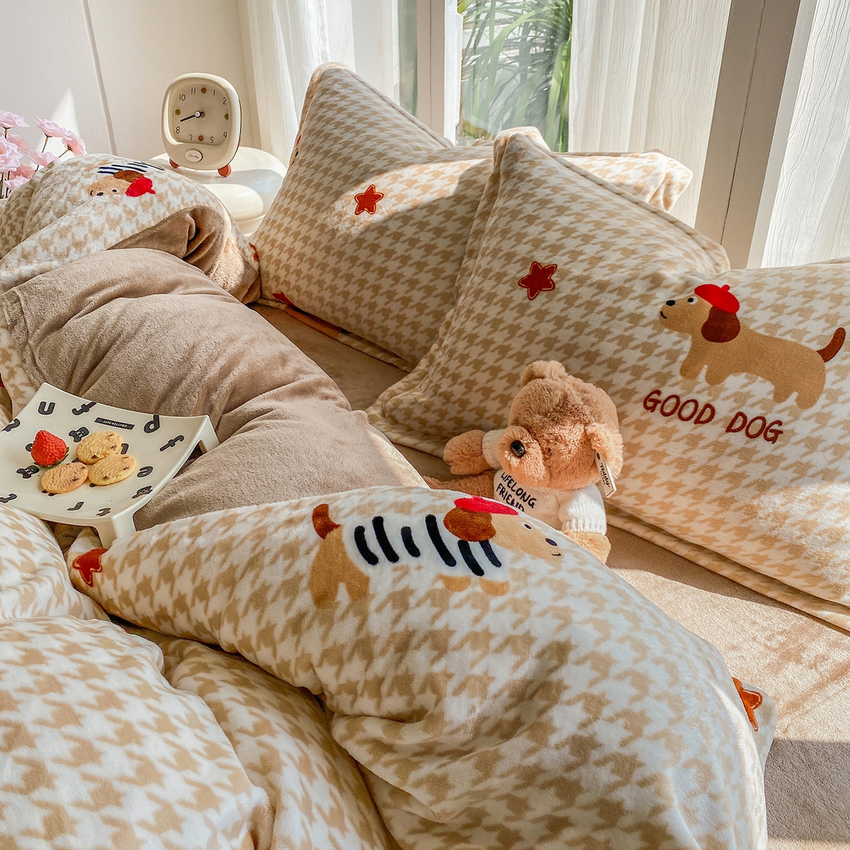 91家纺网 家纺一手货源 找家纺 梵克保罗 2025新款A类高克重牛奶绒印花四件套（包含买家秀） 腊肠犬