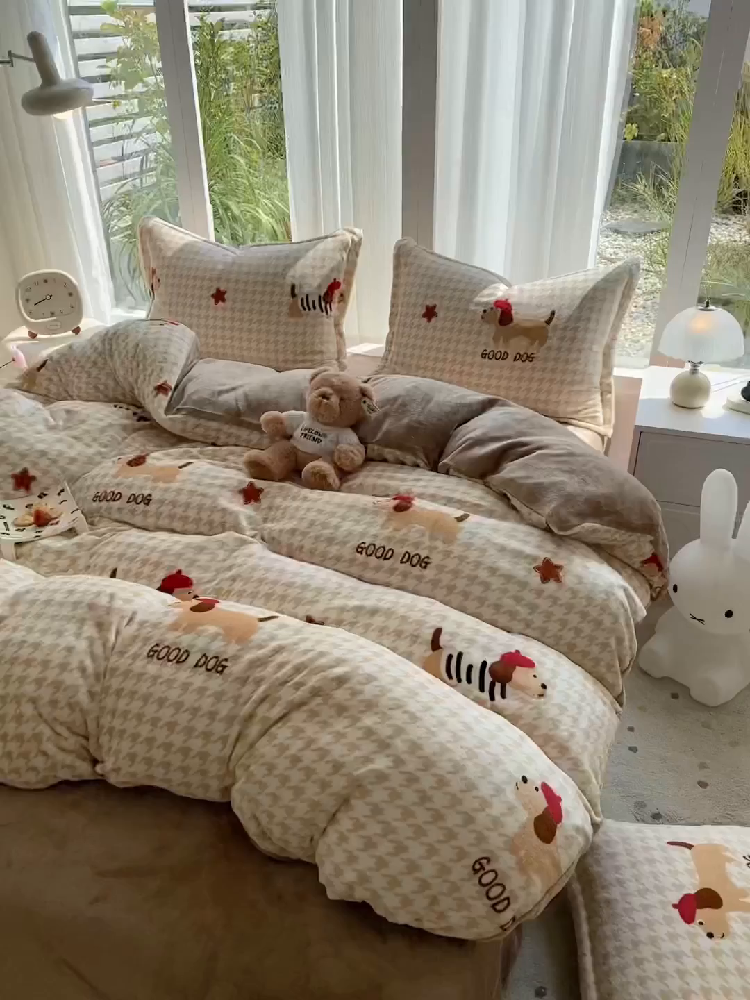 91家纺网 家纺一手货源 找家纺 梵克保罗 2025新款A类高克重牛奶绒印花四件套（包含买家秀） 腊肠犬