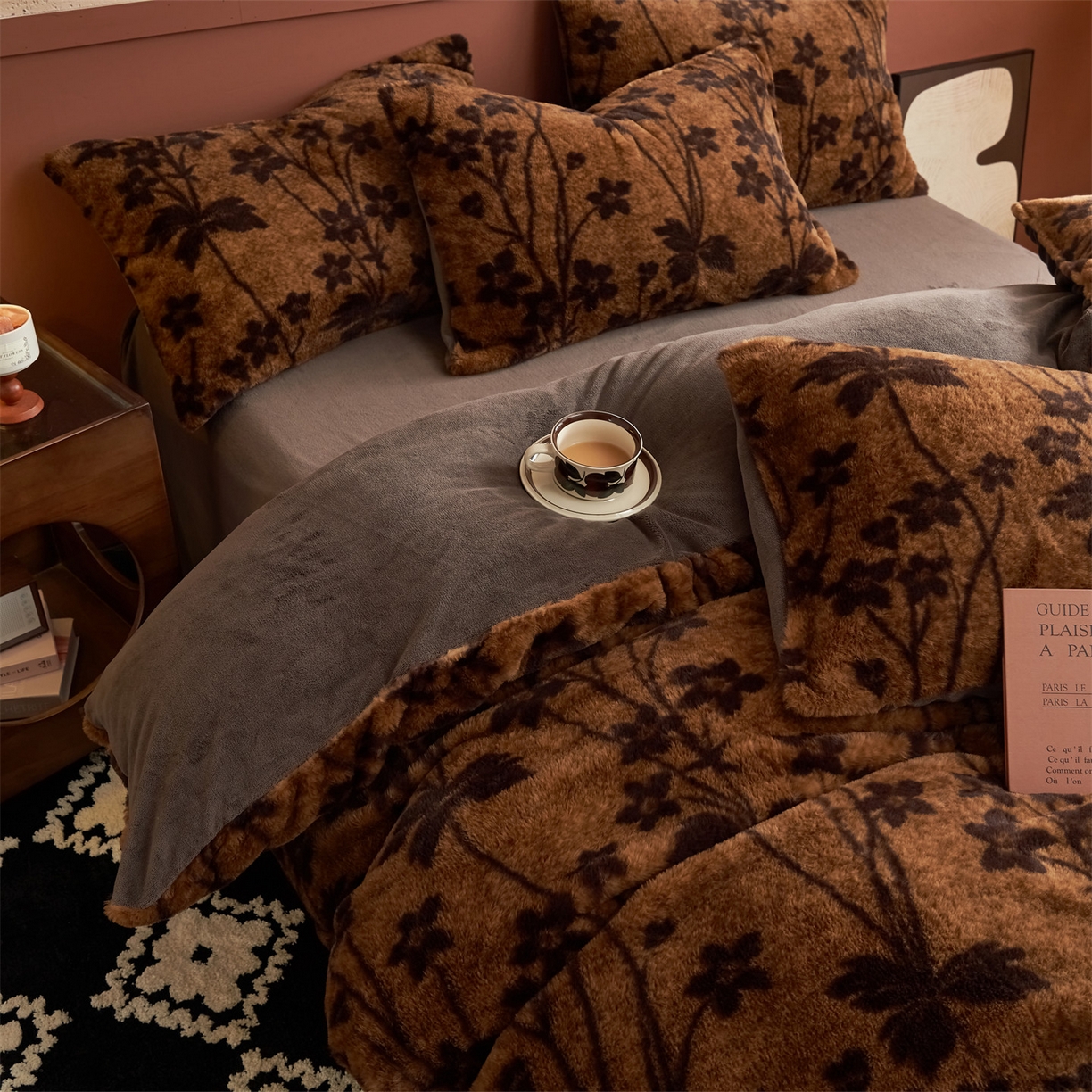 91家纺网 家纺一手货源 找家纺 金鹰 2025新款暖肤兔毛绒四件套牛奶绒四件套 繁花