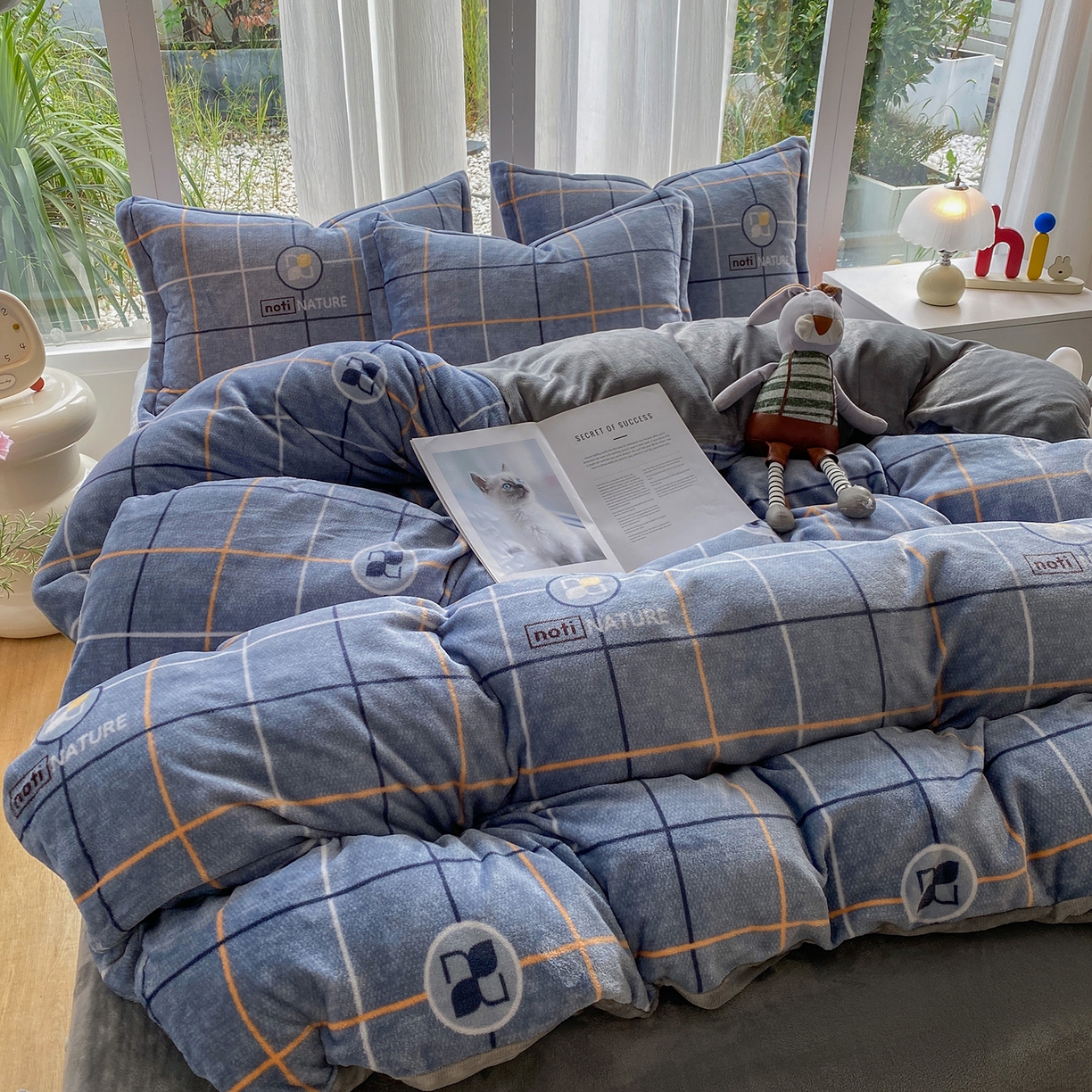 91家纺网 家纺一手货源 找家纺 梵克保罗 2025新款A类高克重牛奶绒印花四件套（包含买家秀） 蓝格蓝