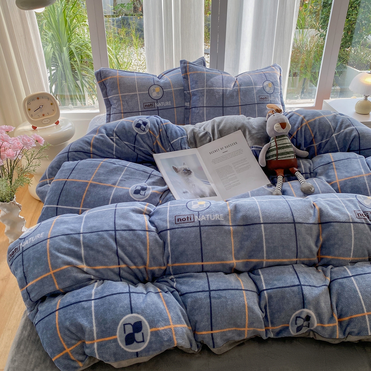 91家纺网 家纺一手货源 找家纺 梵克保罗 2025新款A类高克重牛奶绒印花四件套（包含买家秀） 蓝格蓝