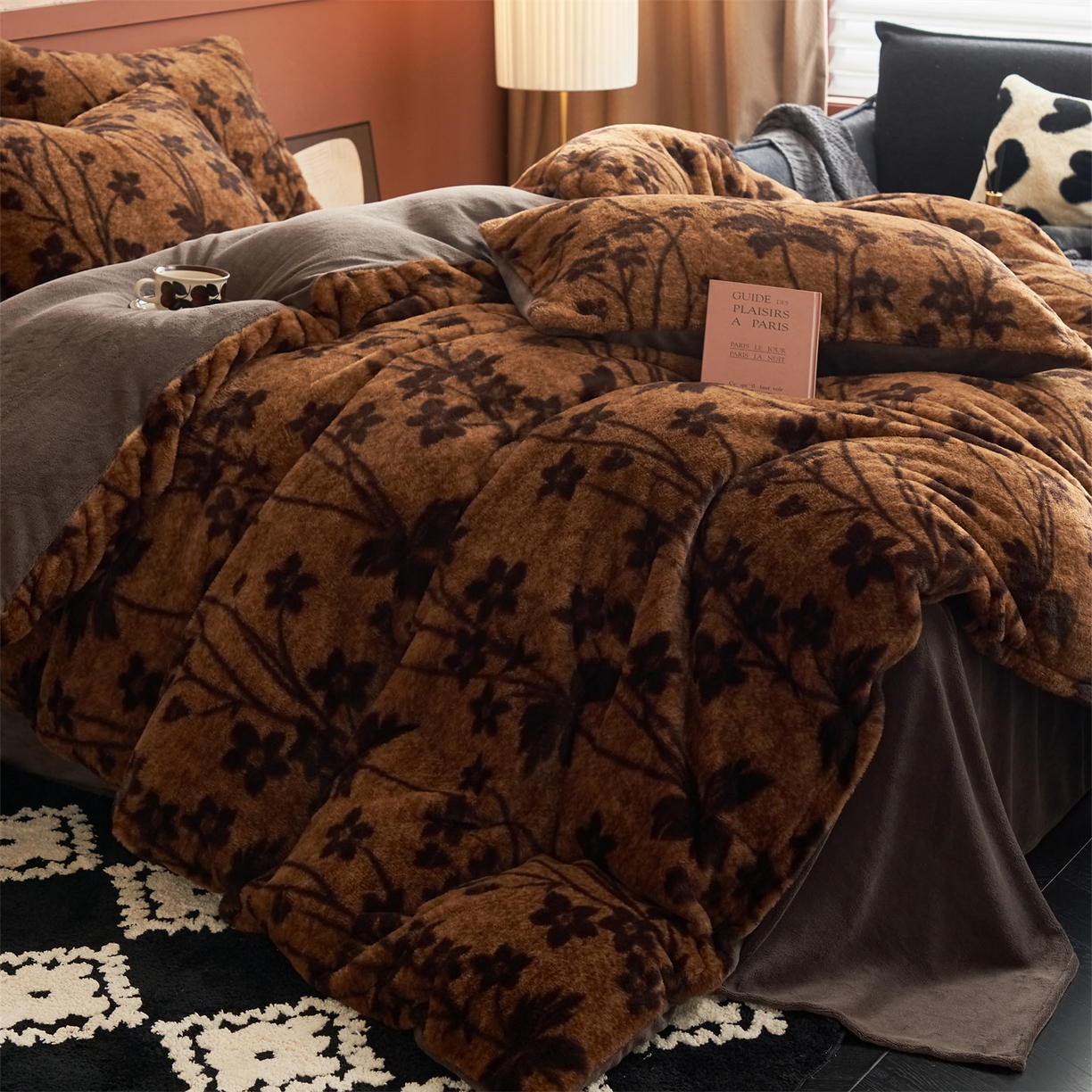 91家纺网 家纺一手货源 找家纺 金鹰 2025新款暖肤兔毛绒四件套牛奶绒四件套 繁花