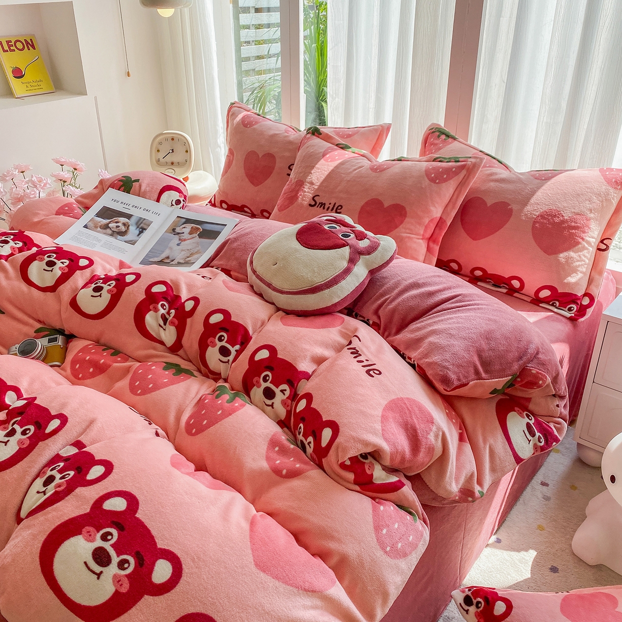 91家纺网 家纺一手货源 找家纺 梵克保罗 2025新款A类高克重牛奶绒印花四件套（包含买家秀） 莓果熊粉