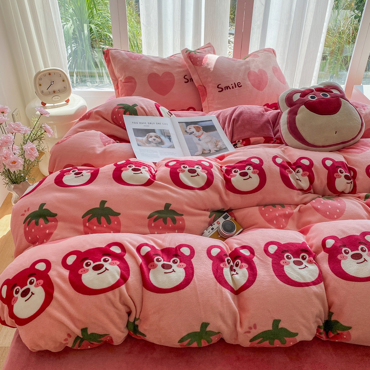 91家纺网 家纺一手货源 找家纺 梵克保罗 2025新款A类高克重牛奶绒印花四件套（包含买家秀） 莓果熊粉