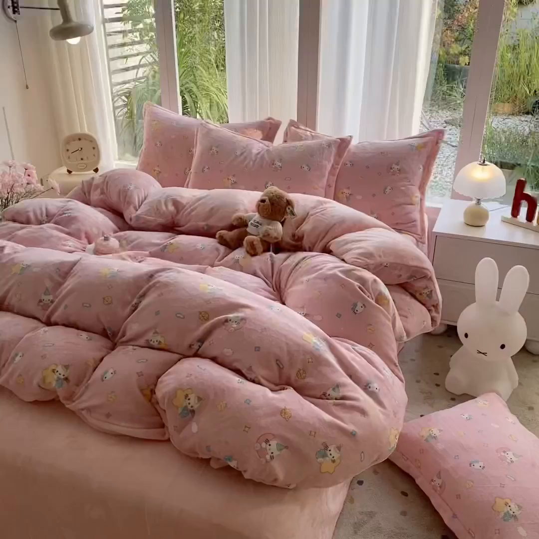 91家纺网 家纺一手货源 找家纺 梵克保罗 2025新款A类高克重牛奶绒印花四件套（包含买家秀） 萌喵