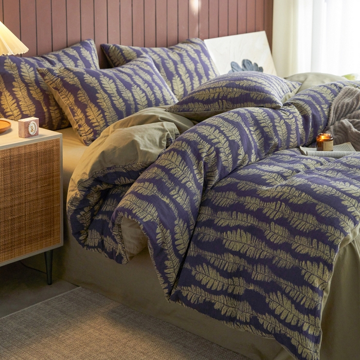 91家纺网 家纺一手货源 找家纺 宜代光年 2025新款彩色色织大提花纱布四件套 曲之遥