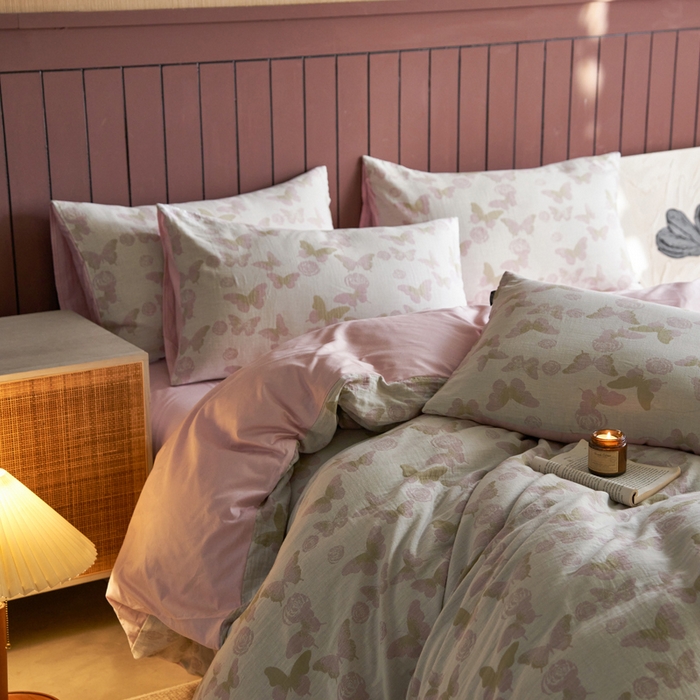 91家纺网 家纺一手货源 找家纺 宜代光年 2025新款彩色色织大提花纱布四件套 蝶舞-粉