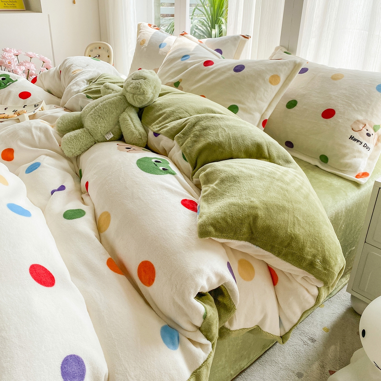 91家纺网 家纺一手货源 找家纺 梵克保罗 2025新款A类高克重牛奶绒印花四件套（包含买家秀） 童年米白